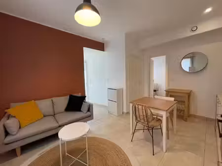 location meublée appartement 2 pièces 30.5 m² à castres (81100)  560 €