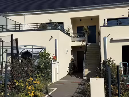 meublé t2 avec terrasse et parking - fleurey