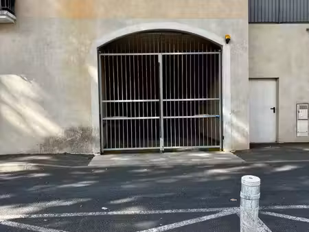 place de parking dans résidence sécurisée