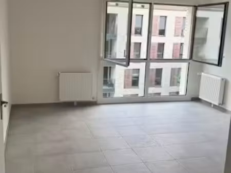 location appartement 2 pièces 45 m² à romainville (93230)  1 137 €