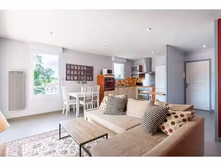 appartement 2 chambres avec terrasse et place de parking