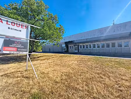 local d'activité à louer à cressensac - 970 m2 d'entrepôt - 130 m² de bureaux - parking - 