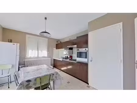 location meublée maison 4 pièces 110 m² à charbonnières-les-bains (69260)  1 612 €