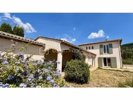 grasse - belle propriété lumineuse avec piscine et vue dégagée au calme dans un cadre natu
