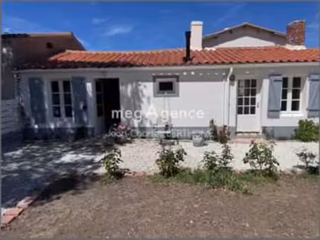 vente maison bord de mer aux sables-d'olonne (85100) : à vendre bord de mer / 72m² les sab