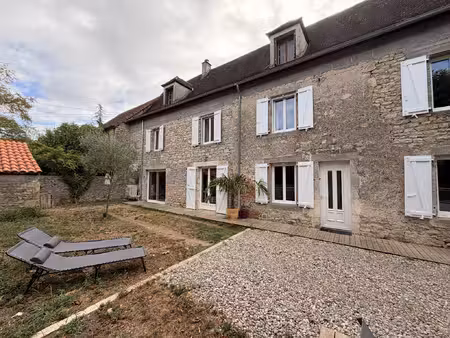 maison familiale avec et jardin à tauriac