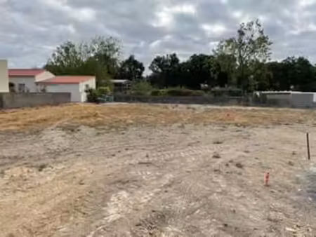 vente terrain à saint-julien-des-landes (85150) : à vendre / 384m² saint-julien-des-landes