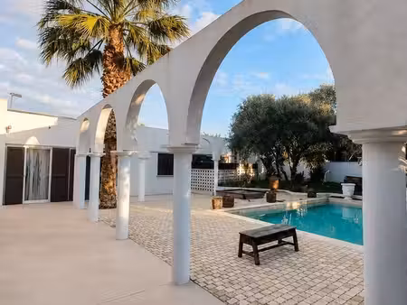 maison 279 m² avec piscine