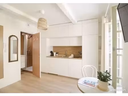 studio meublé rénové proche des halles