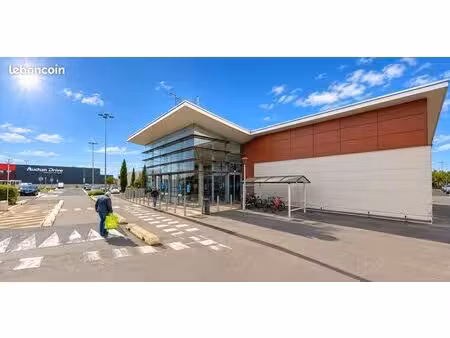 à louer – local commercial 55 m² – galerie auchan pérols