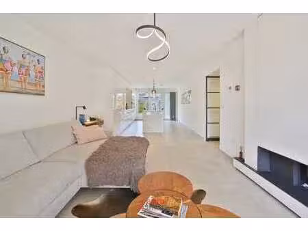appartement haut de gamme  tout récent  avec vue latérale...