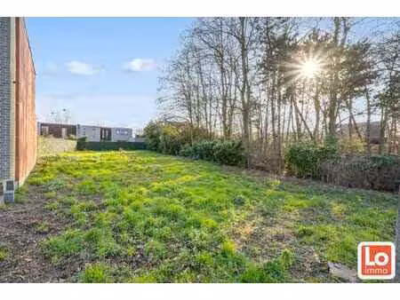 mooi perceel bouwgrond voor een halfopen woning op een ru...