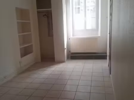 studio non meublé rue jeannin disponible tout de suite