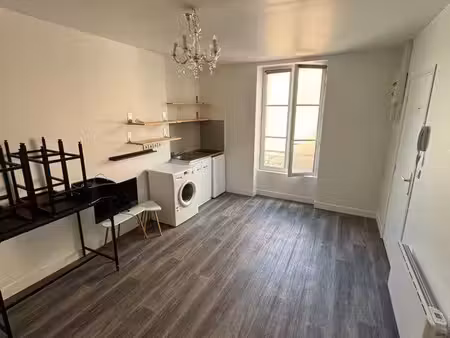 studio hyper centre meublé