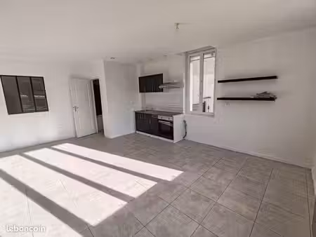 appartement t2 de 50 m² à louer