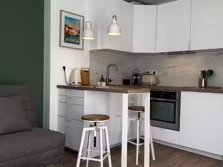 studio meublé tout compris électricité eau internet bien placé