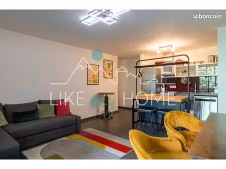 annecy – t3 meublé 55 m² – vue sur le thiou – terrasse et garage – bail étudiant ou mobili