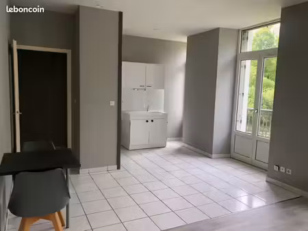 studio à nogent 52800