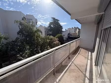 studio 1 pièce 31 m²