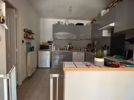 location maison de village