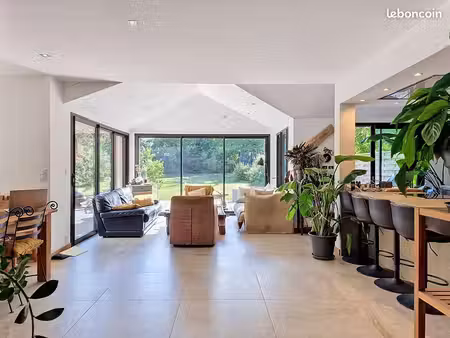 maison 6 pièces 169 m²