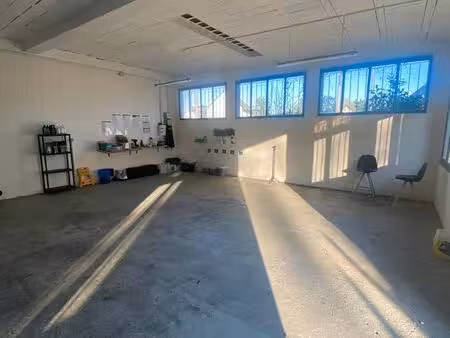 urgent - bureau 10m² + stockage 10m² + parking - saint-avertin - dispo immédiatement