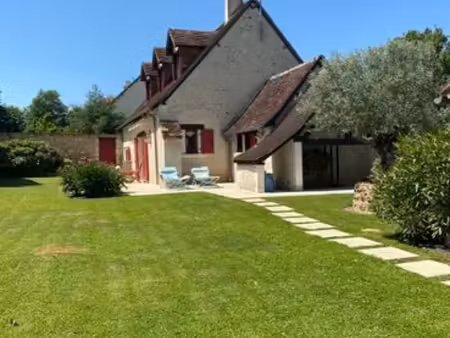 maison de campagne dans l'environ