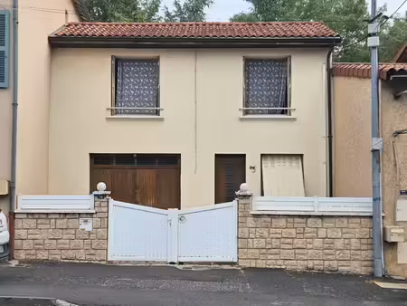 maison à rénover – 2 chambres - extérieurs - garage - pont-du-château (63)