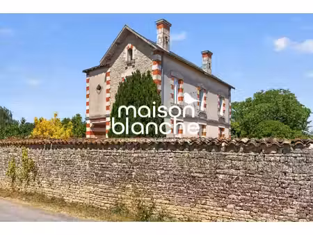 maison en pierre et brique pleine de charme