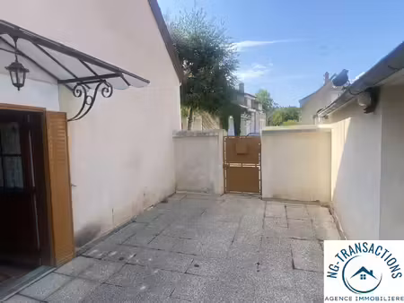 agréable maison de village.