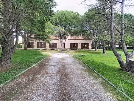 villa t5 avec parc arboré de 1692m²   double garage- pins justaret