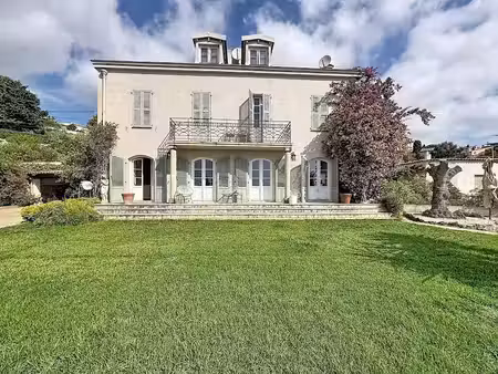 location meublée maison 6 pièces 204.05 m² à vallauris (06220)  5 290 €