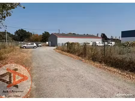 local 240 m² esvres