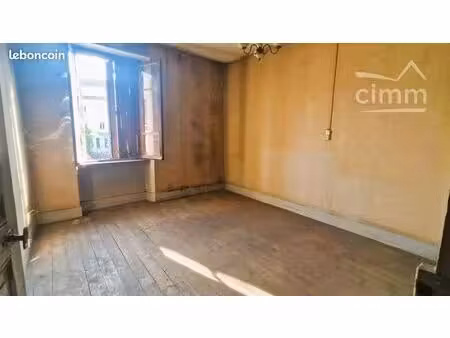 immeuble 6 pièces 82 m²