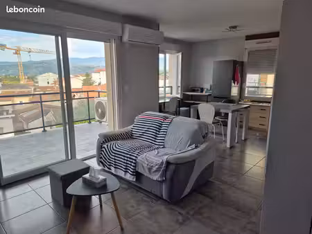 appartement moderne avec cuisine incorporée