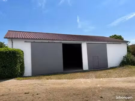 2 dépôt -entrepôt-local disponible à la location