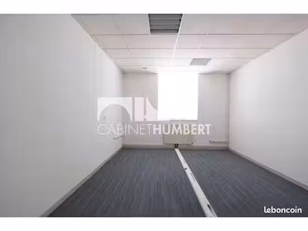 local d'activité 215 m²