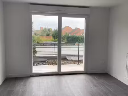 t2 avec balcon et parking à marcq en baroeul