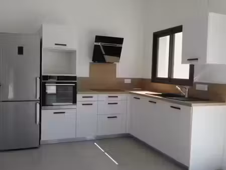 location villa 5 pièces 116 m² à cazouls-lès-béziers (34370)  1 450 €