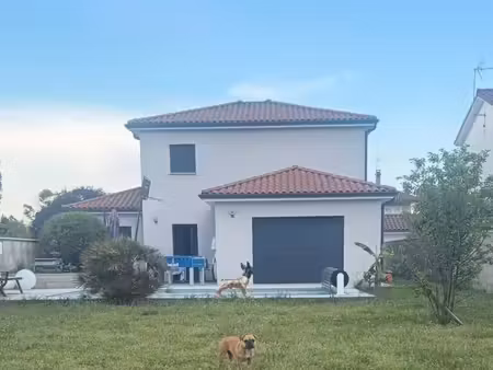 jolie maison contemporaine