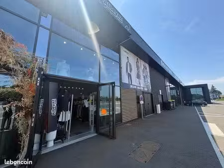 urgent ◊ cause départ - local fonds de commerce 144m2 - zone commerciale
