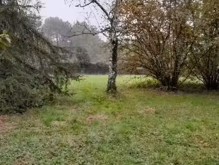 terrain 750 m² illats