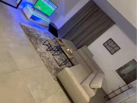 duplex meublé à louer – – 1150 /mois