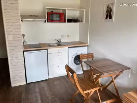 location studio meublé