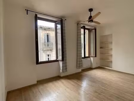 studio 25 m² rénové – salon-de-provence – 555 cc