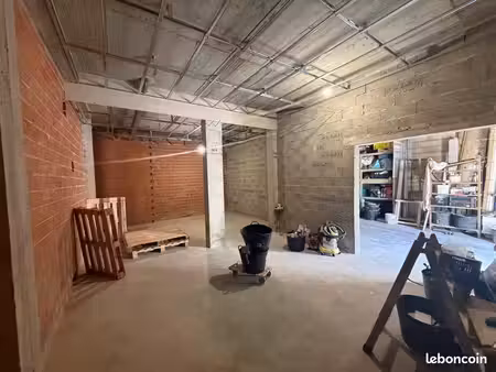 box garage 95 m2 stockage entreposage parking