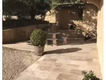 maison du 1er septembre au 1er mai