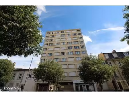 studio 1 pièce 26 m²