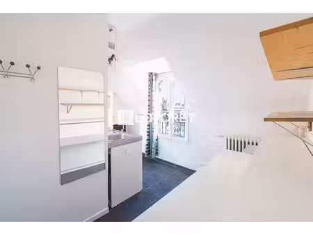 metro pasteur - chambre de service - vue dégagée - invalides