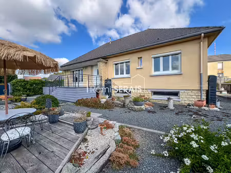 maison sans travaux avec sous-sol complet et espaces de loisirs